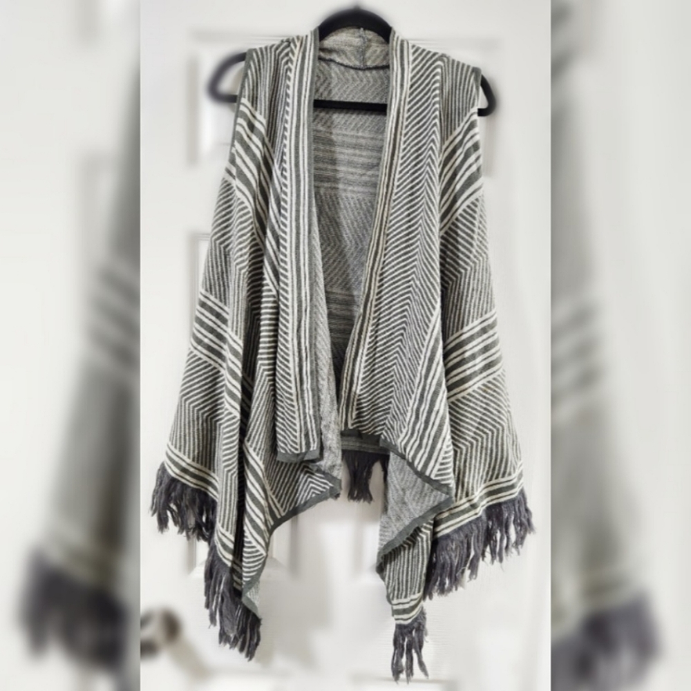 Sax Gray & White Sweater Vest Shrug XL